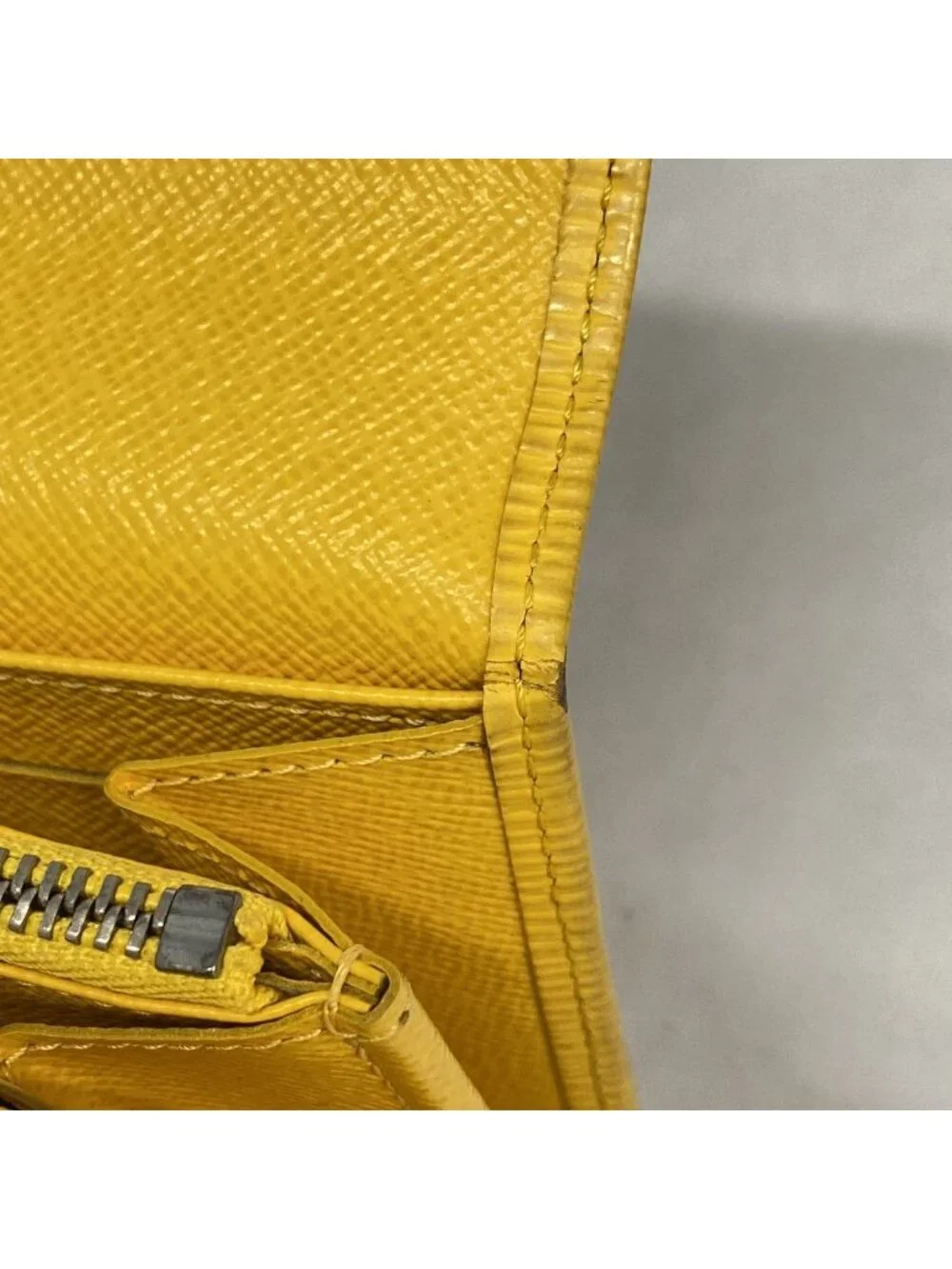 Louis Vuitton Wallet Epi Portefeuille Sarah Citron